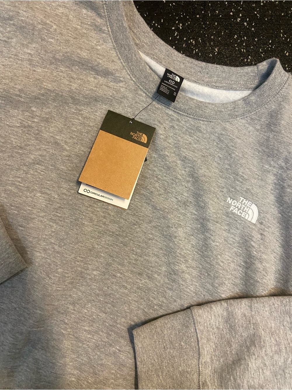 The North Face Men's Crewneck Sweatshirt - Light Grey Heather NWT